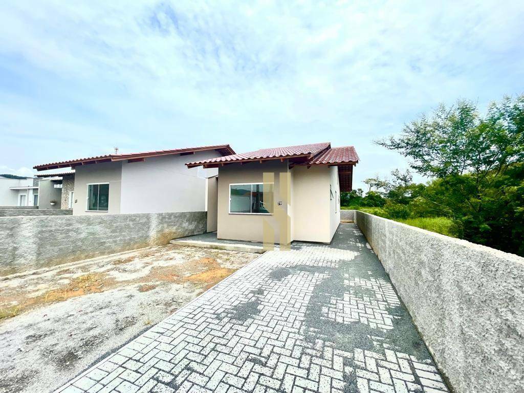 Casa à venda com 3 quartos, 73m² - Foto 3