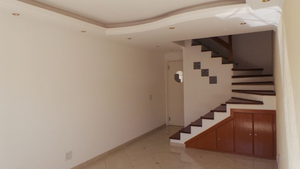 Casa de Condomínio à venda com 2 quartos, 65m² - Foto 2