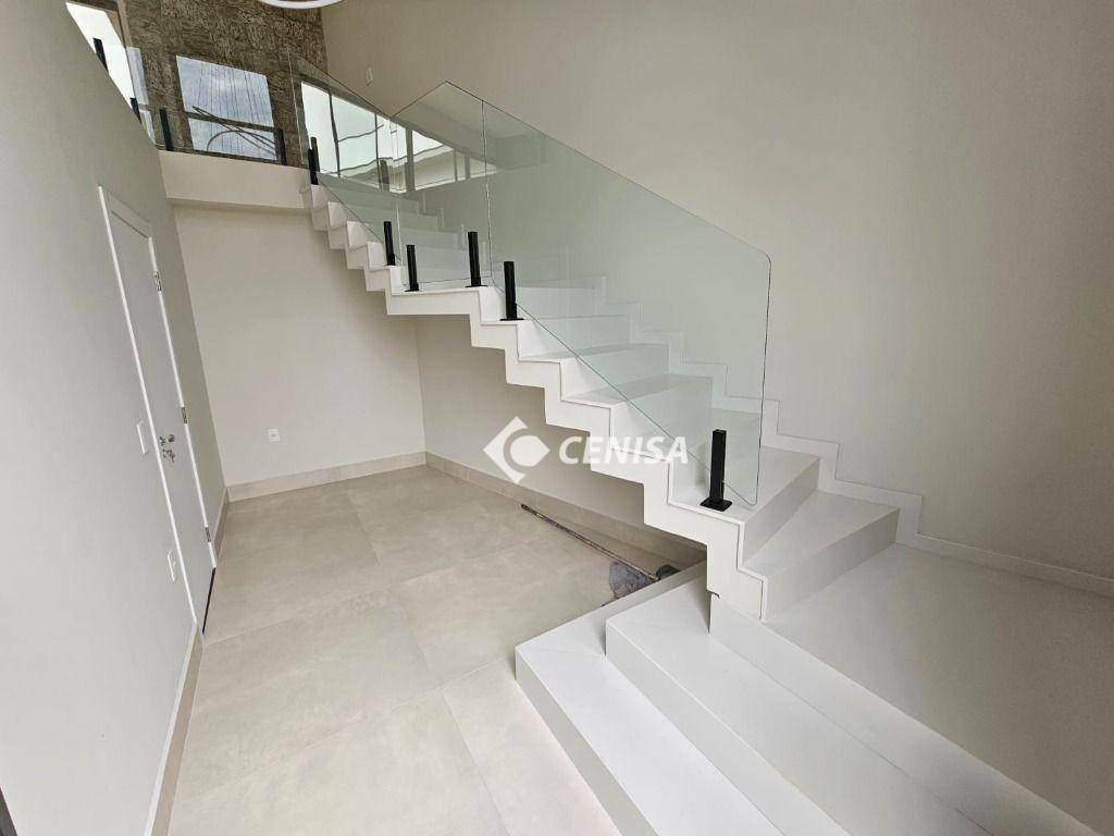 Casa de Condomínio à venda com 3 quartos, 228m² - Foto 4