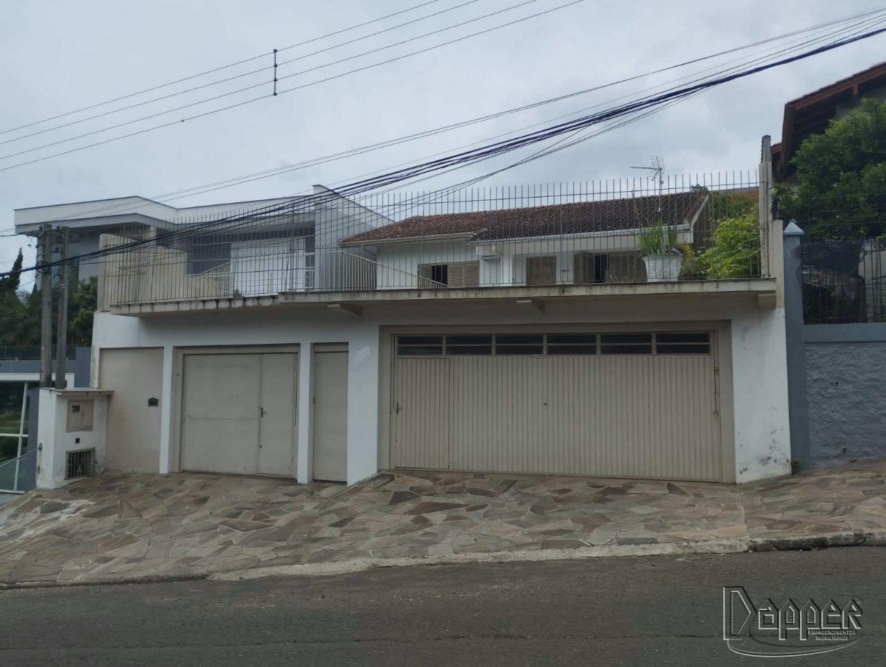 Casa à venda com 3 quartos, 200m² - Foto 1