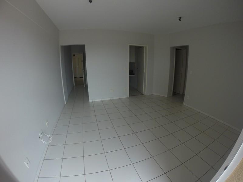 Apartamento para alugar com 2 quartos, 68m² - Foto 2