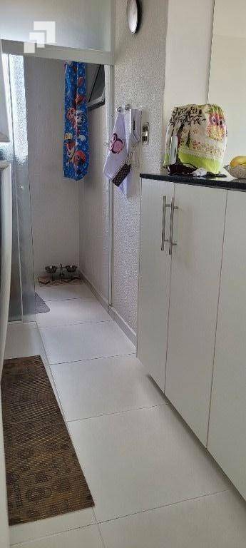 Apartamento à venda com 2 quartos, 62m² - Foto 2