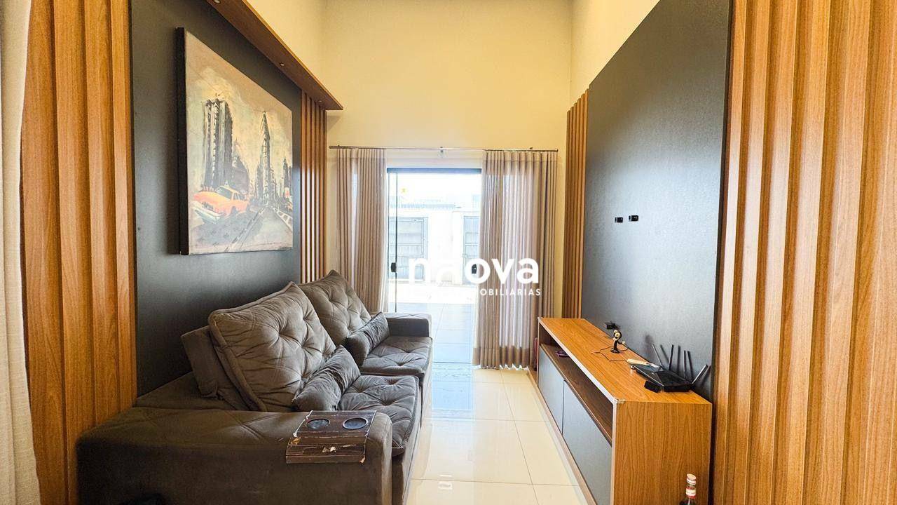Casa à venda com 3 quartos, 115m² - Foto 1