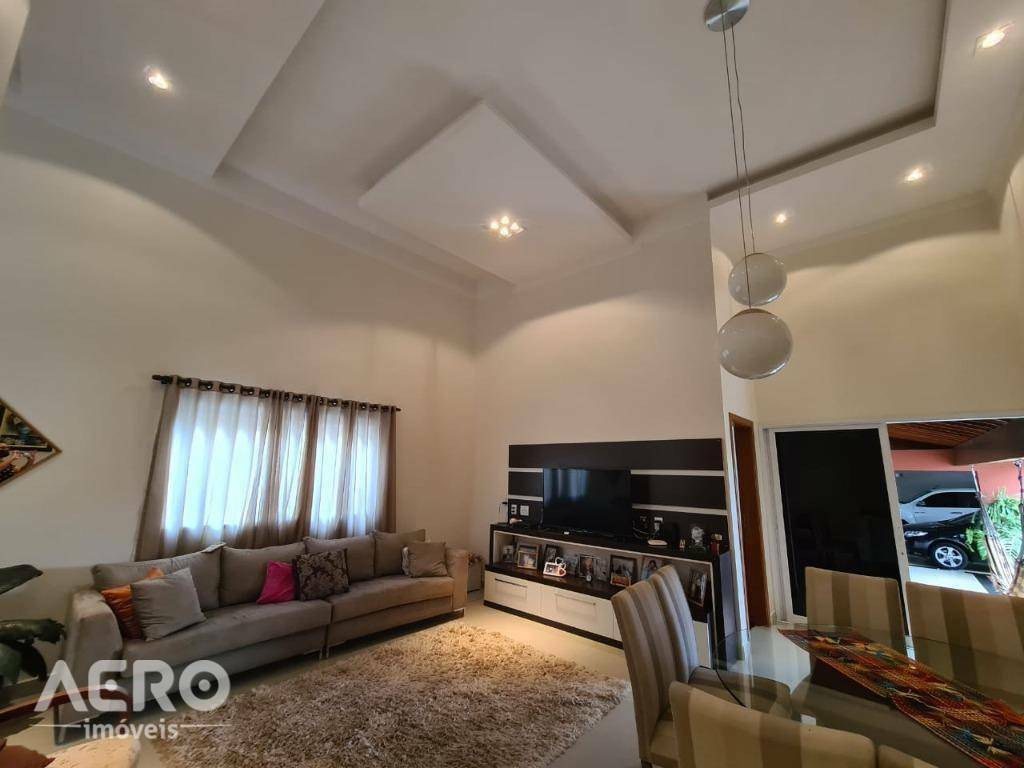 Casa de Condomínio à venda com 3 quartos, 205m² - Foto 2