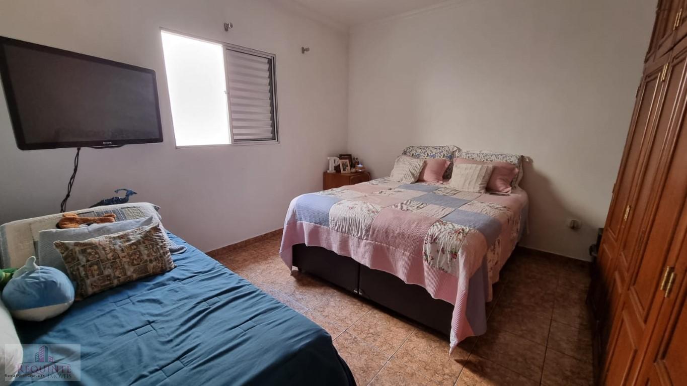 Casa à venda com 3 quartos, 230m² - Foto 25