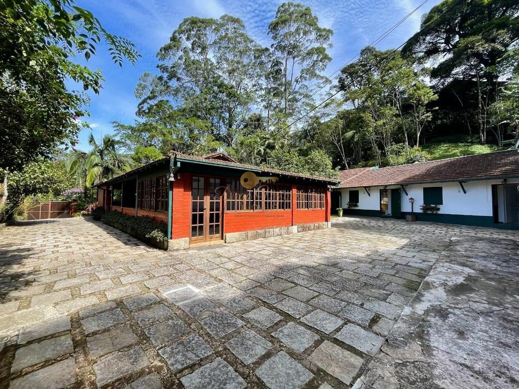 Casa à venda com 7 quartos, 2200m² - Foto 2