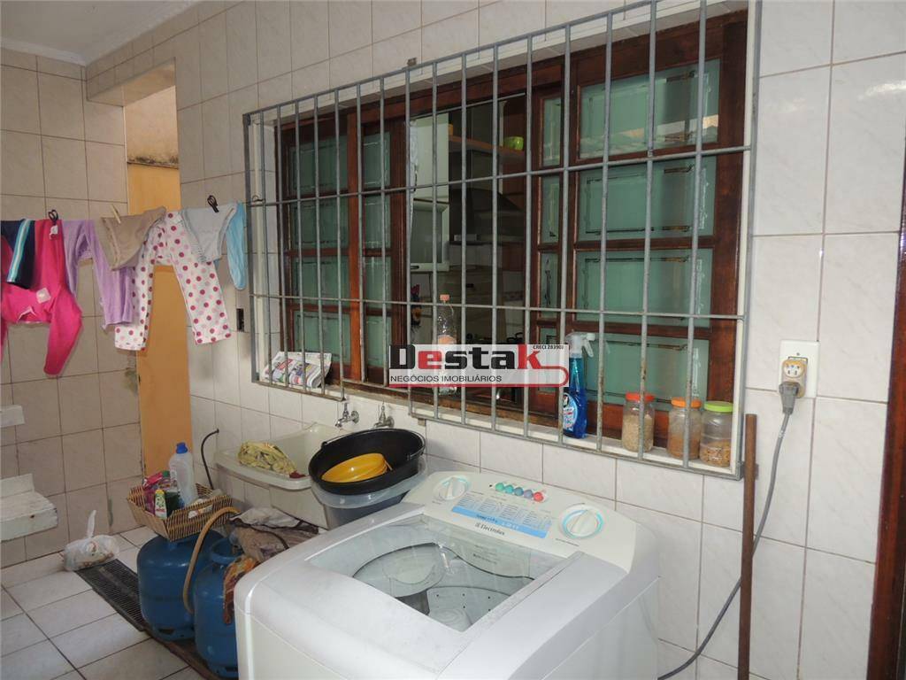 Sobrado à venda com 3 quartos, 300m² - Foto 60