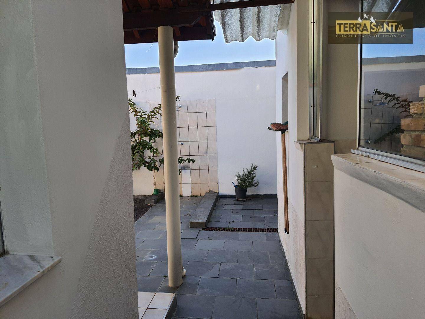 Casa à venda com 3 quartos, 230m² - Foto 15