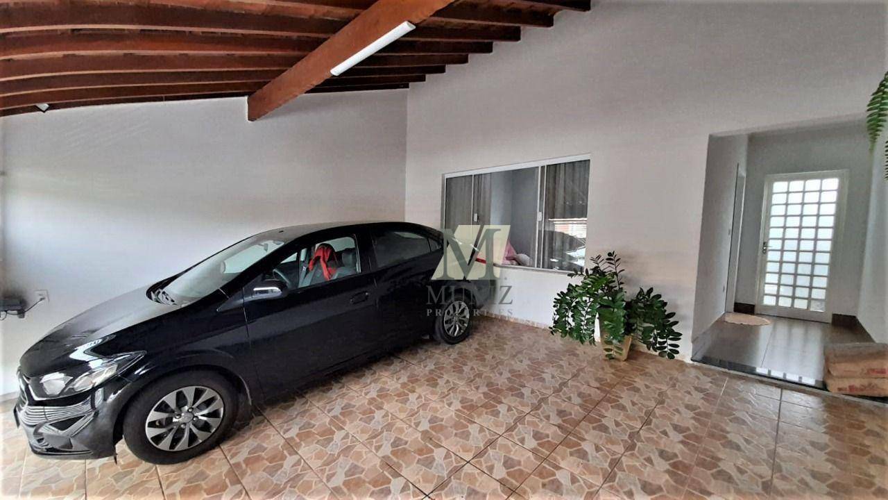 Casa à venda com 4 quartos, 153m² - Foto 2