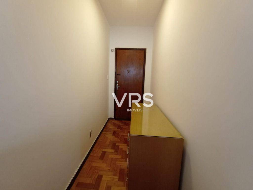 Apartamento à venda com 1 quarto, 41m² - Foto 4