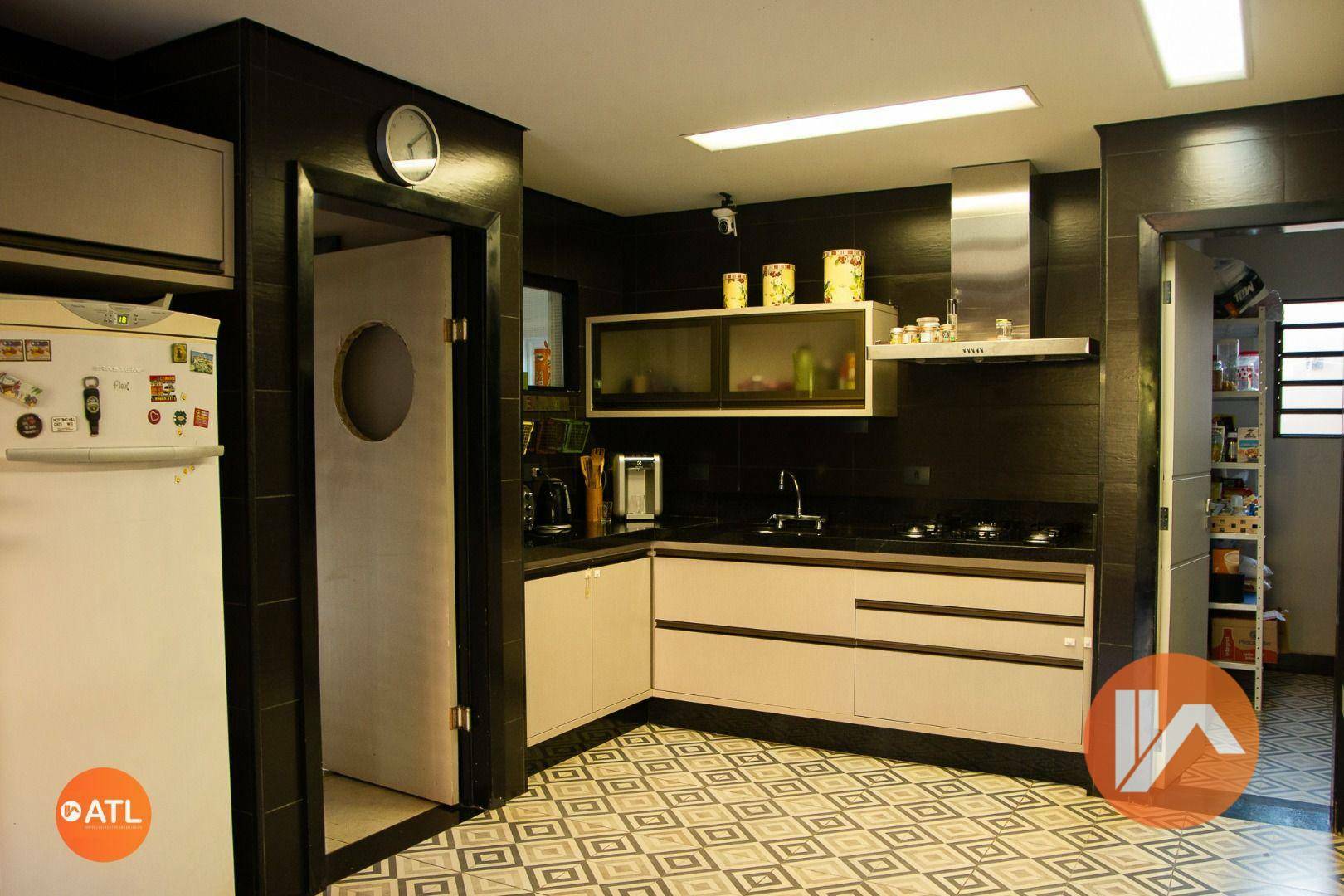 Casa à venda com 4 quartos, 500m² - Foto 11