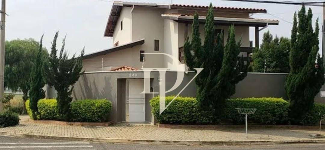 Sobrado à venda com 5 quartos, 258m² - Foto 1