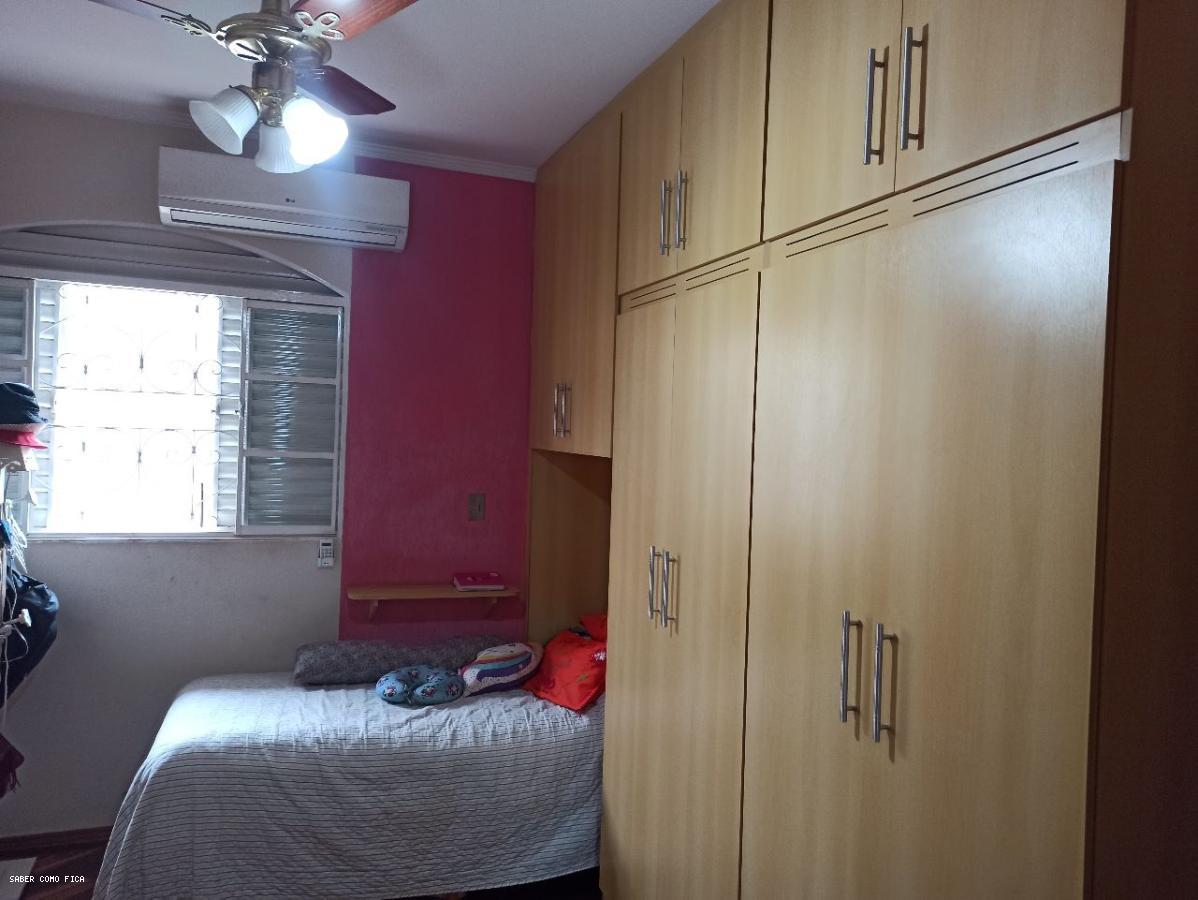 Casa à venda com 3 quartos, 400m² - Foto 22