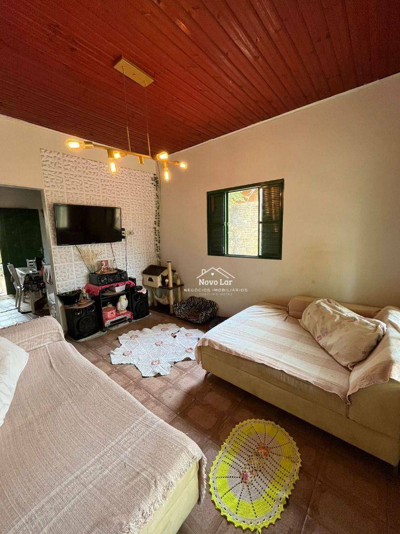 Casa à venda com 2 quartos, 70m² - Foto 4