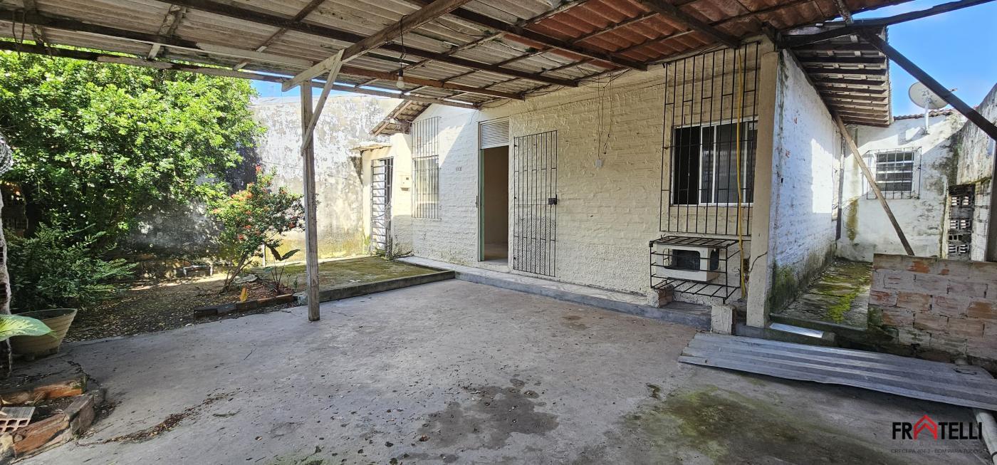 Casa à venda com 3 quartos, 200m² - Foto 2