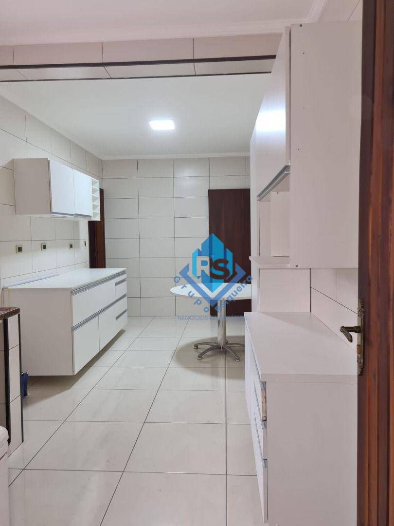 Casa à venda com 2 quartos, 161m² - Foto 2