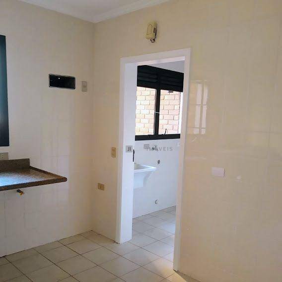 Apartamento à venda com 3 quartos, 133m² - Foto 12