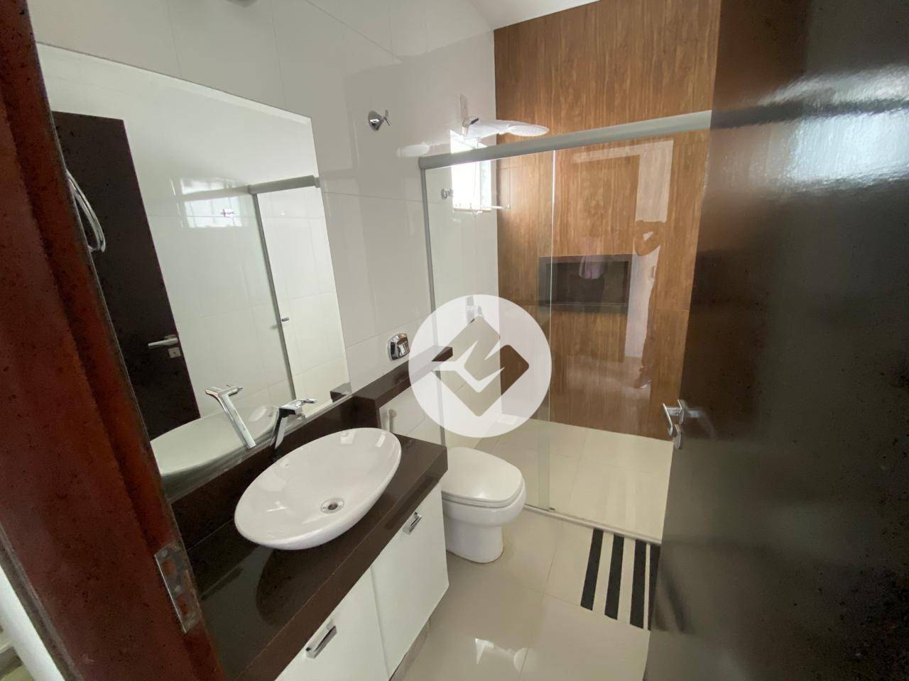 Casa para alugar com 4 quartos, 350m² - Foto 11