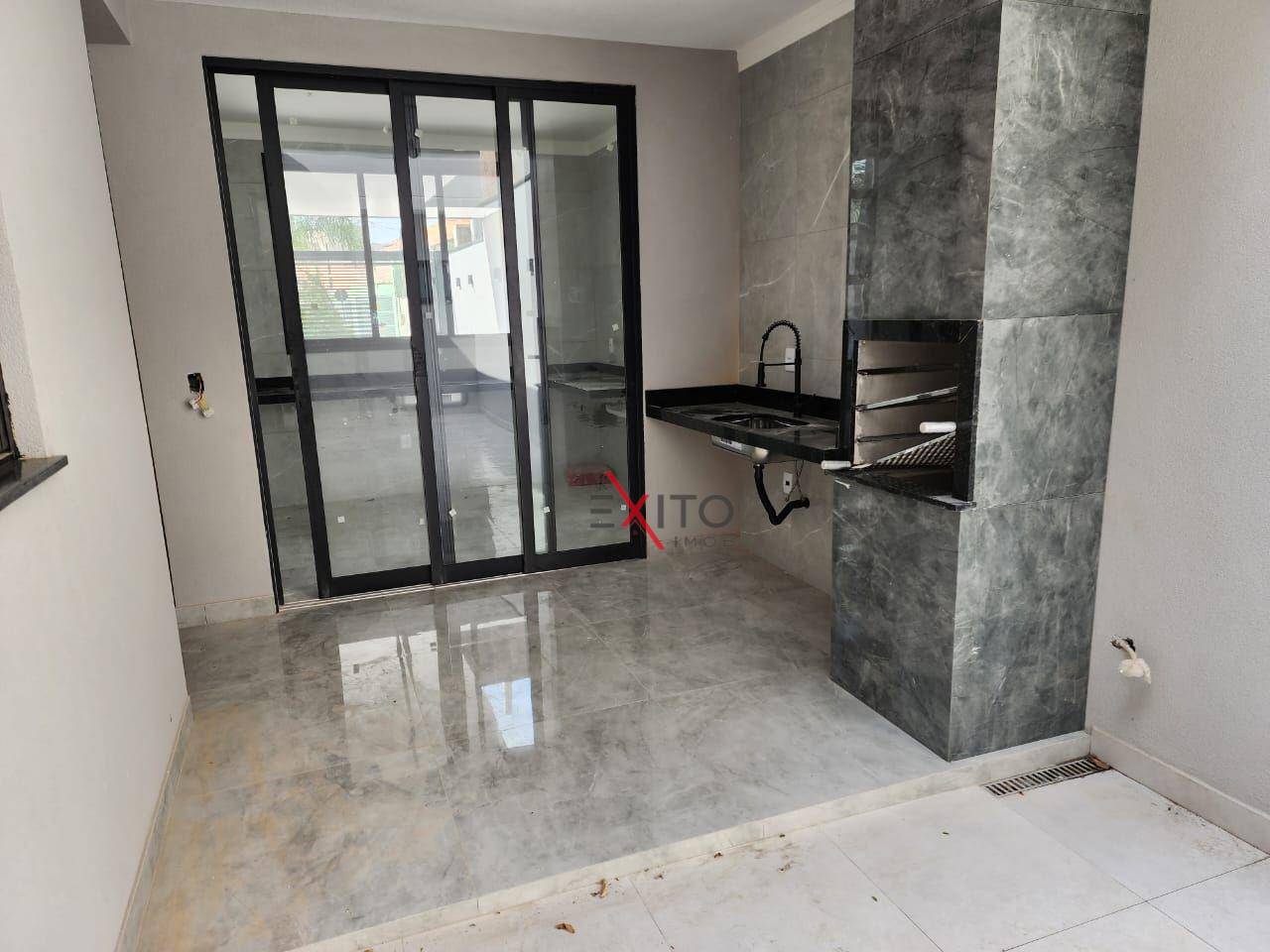 Casa à venda com 3 quartos, 102m² - Foto 14