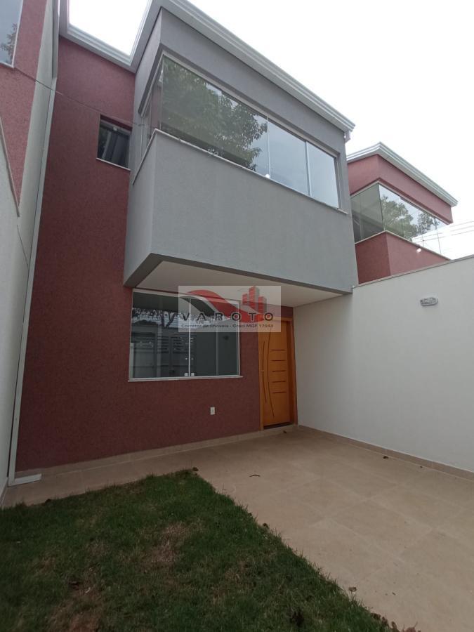 Casa à venda com 3 quartos, 30m² - Foto 1