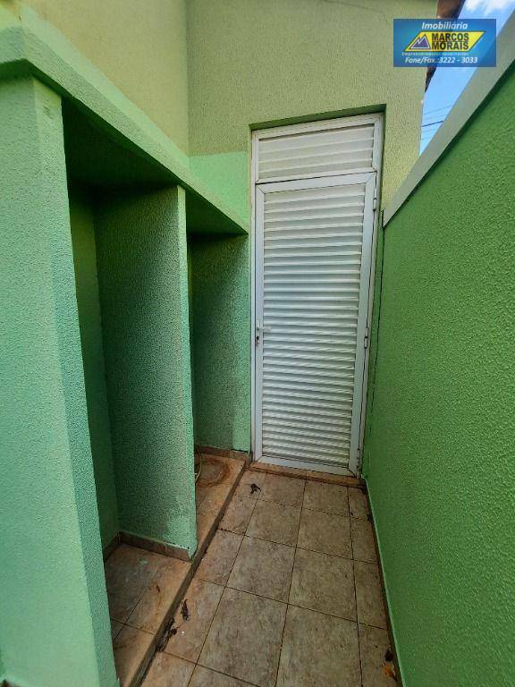 Casa de Condomínio para alugar com 4 quartos, 167m² - Foto 17