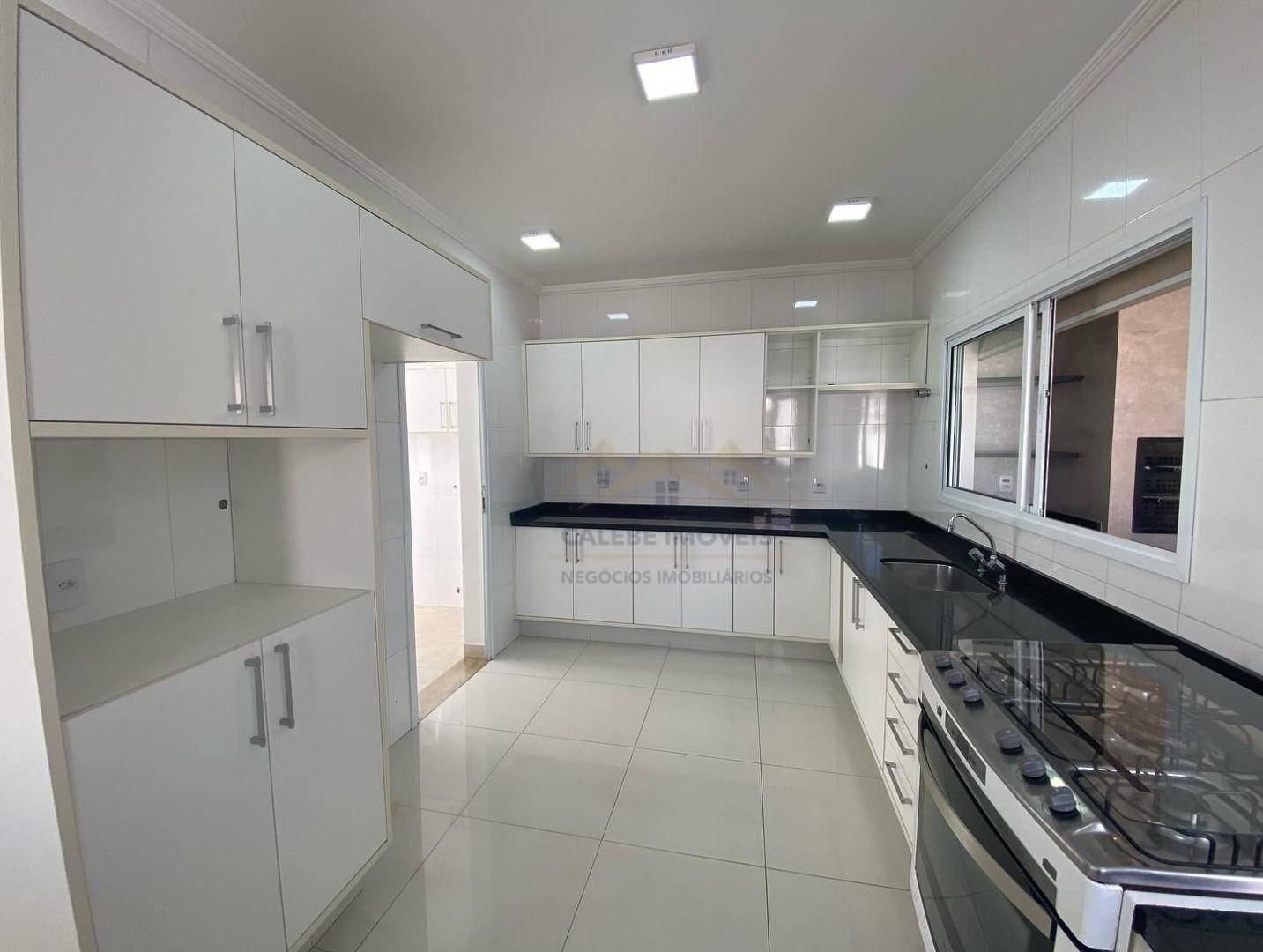 Casa de Condomínio à venda com 4 quartos, 280m² - Foto 4