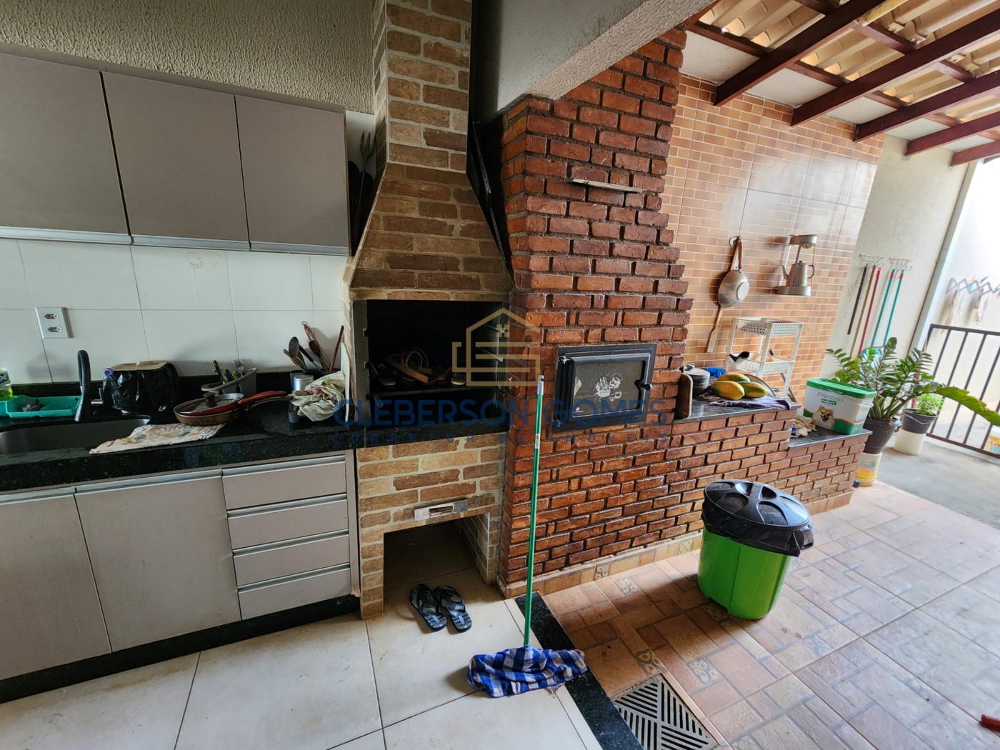 Casa à venda com 3 quartos, 201m² - Foto 17