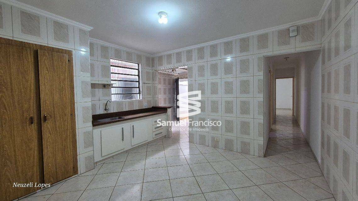 Casa à venda com 2 quartos, 100m² - Foto 4