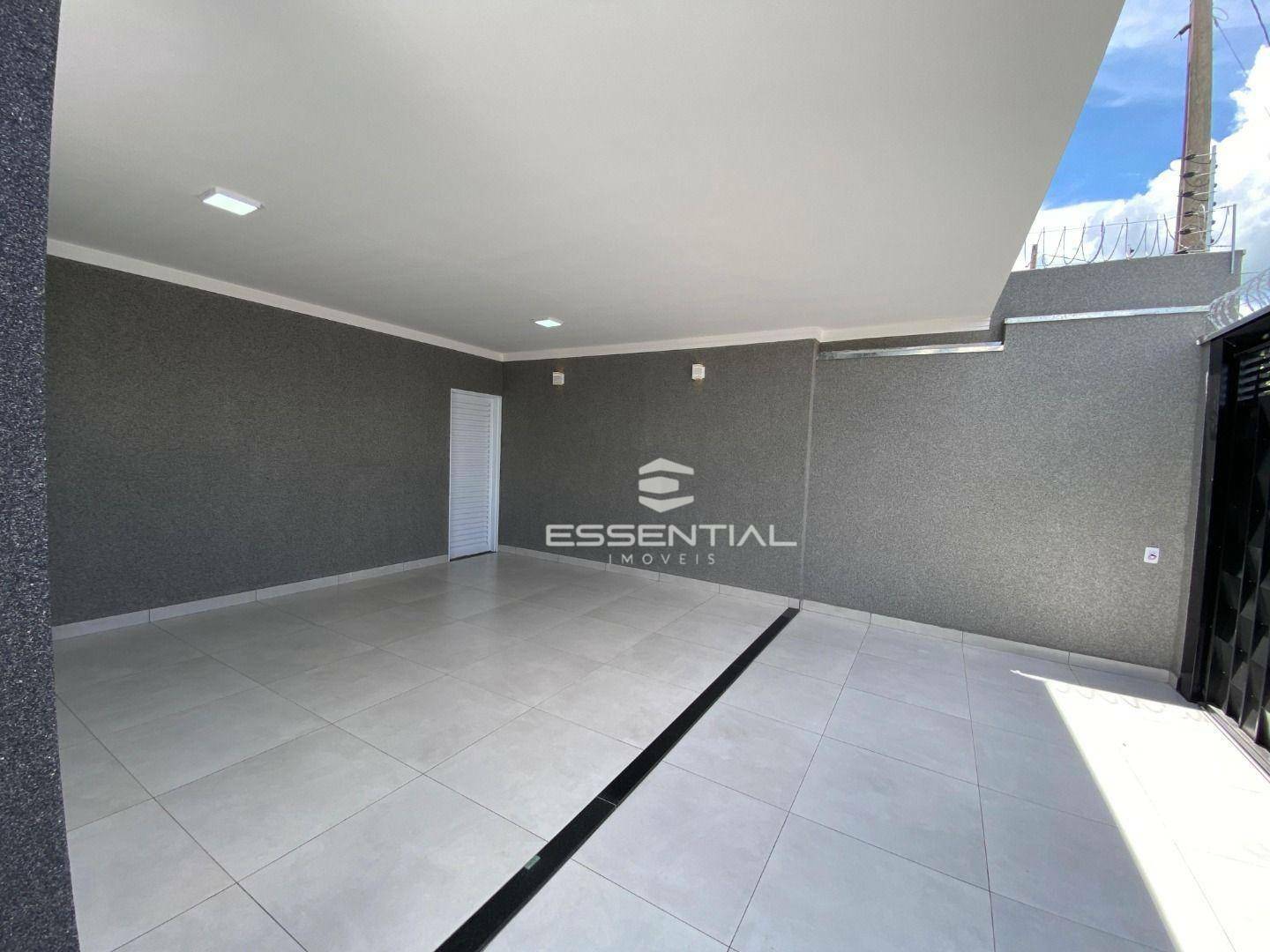 Casa à venda com 3 quartos, 126m² - Foto 1