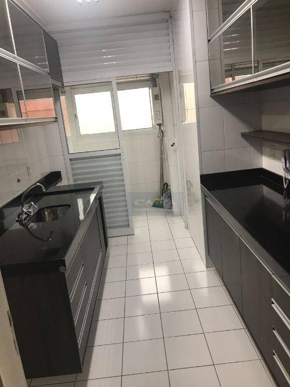 Apartamento para alugar com 3 quartos, 74m² - Foto 3