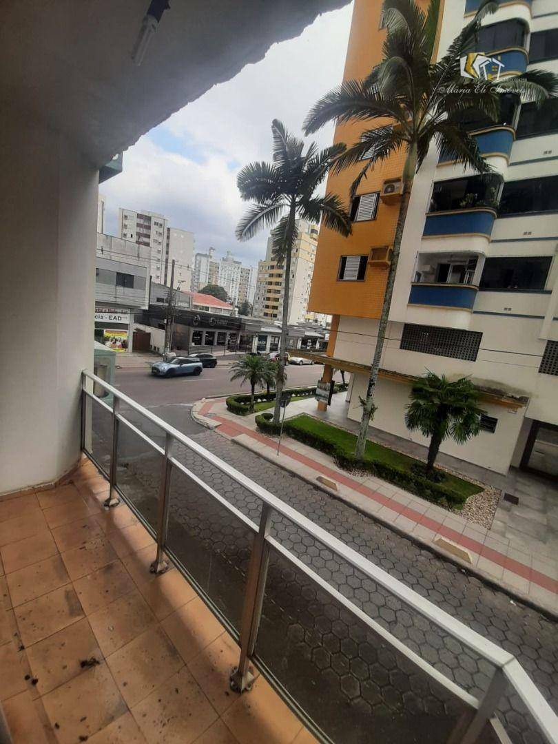 Apartamento à venda com 3 quartos, 133m² - Foto 6