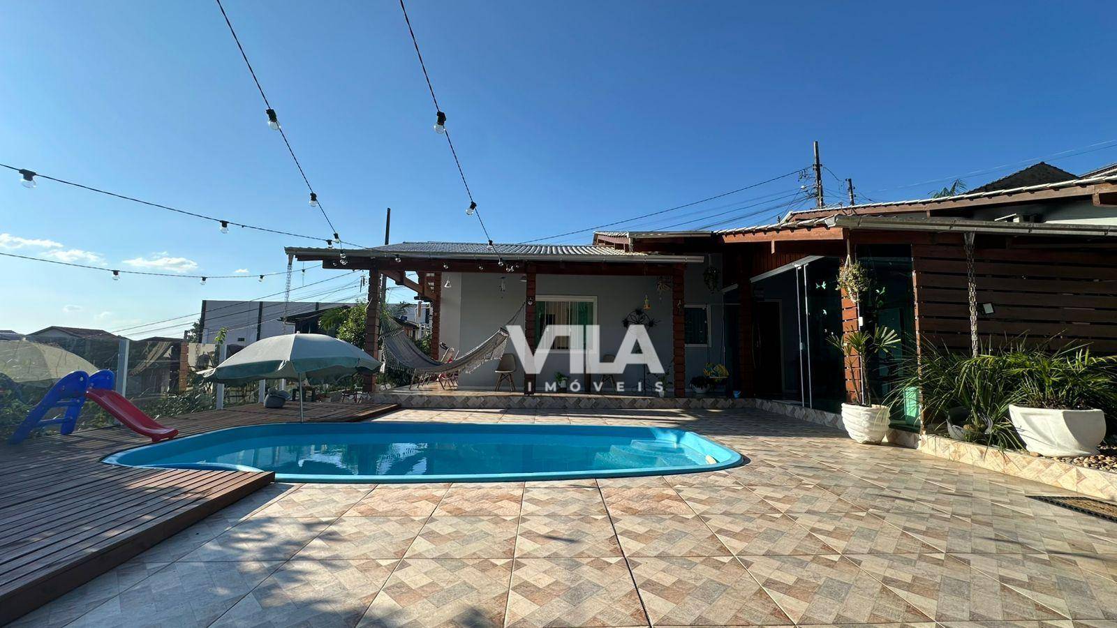 Casa, 4 quartos, 218 m² - Foto 1