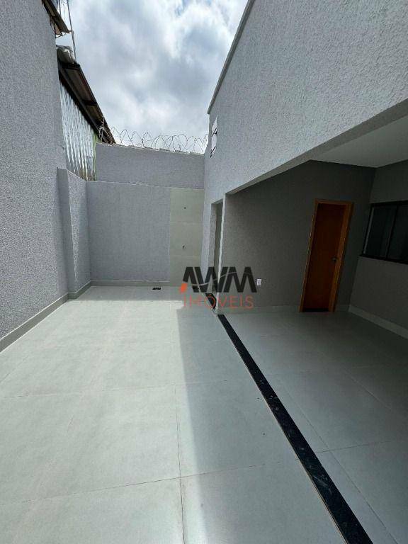 Casa à venda com 3 quartos, 134m² - Foto 2