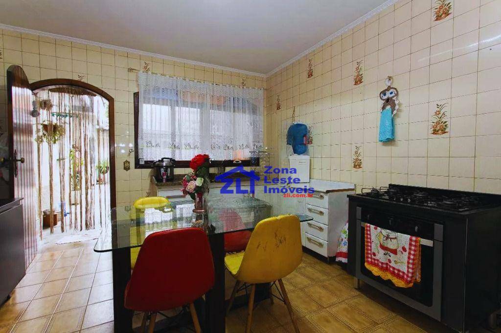 Sobrado à venda e aluguel com 6 quartos, 210m² - Foto 13