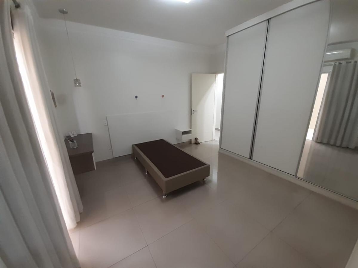 Casa à venda com 3 quartos, 336m² - Foto 18