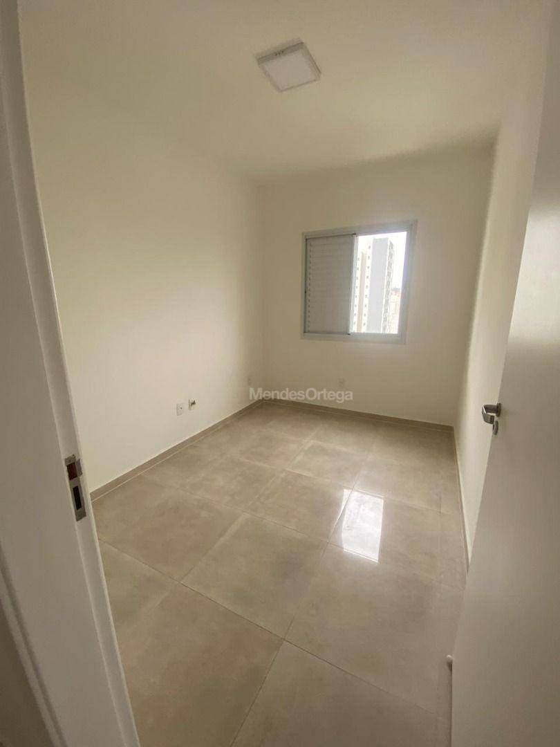 Apartamento para alugar com 3 quartos, 83m² - Foto 21