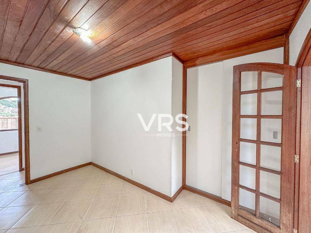 Casa à venda com 3 quartos, 182m² - Foto 14