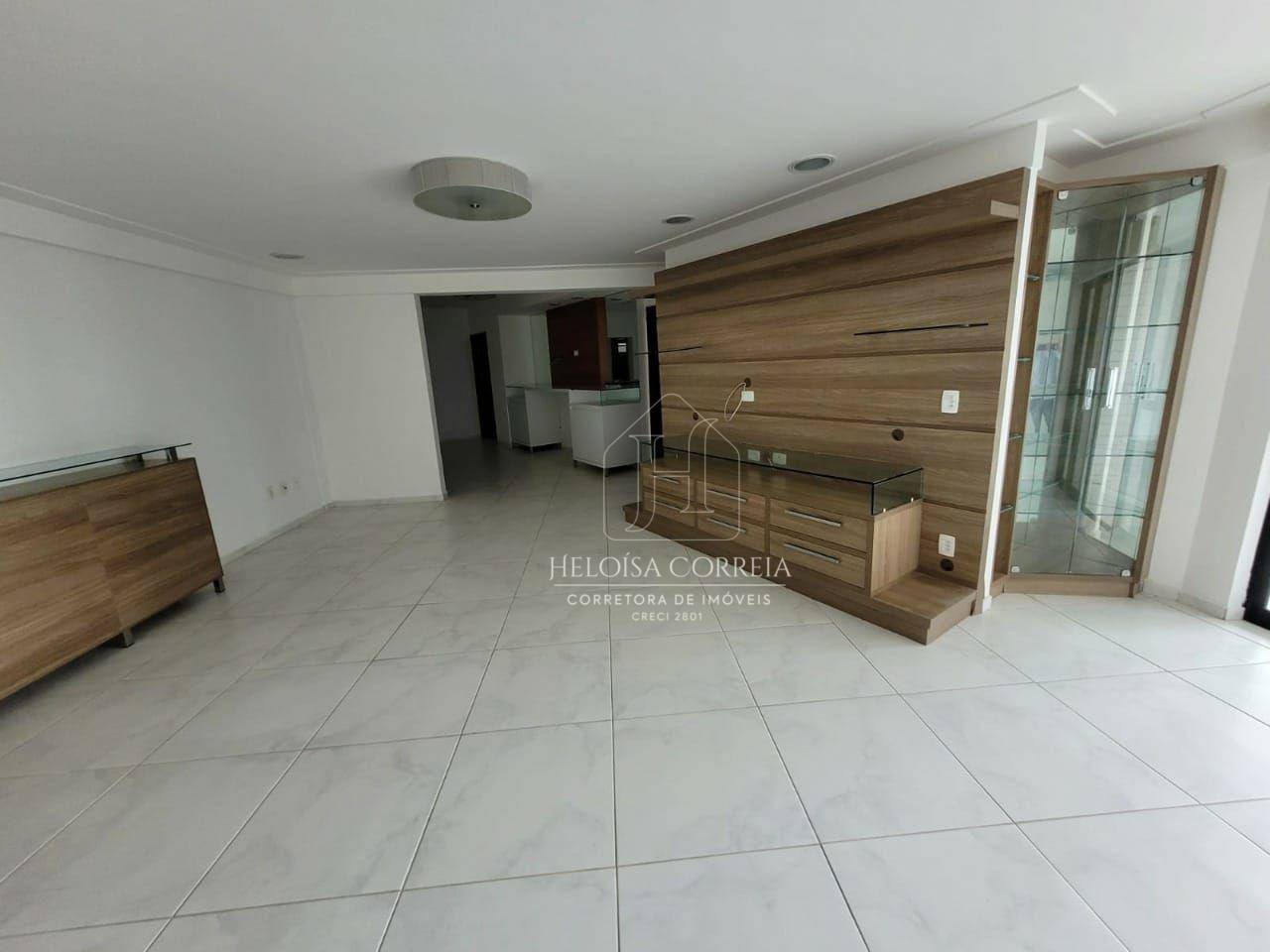 Apartamento à venda com 4 quartos, 210m² - Foto 1