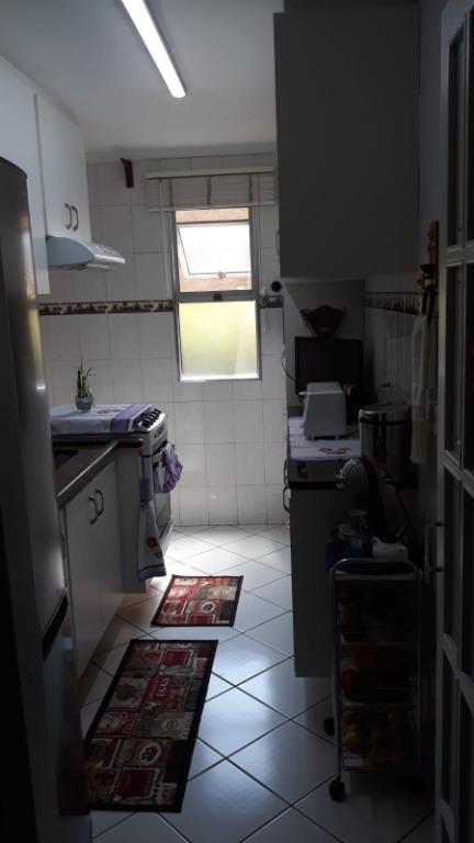 Apartamento à venda com 2 quartos, 64m² - Foto 10