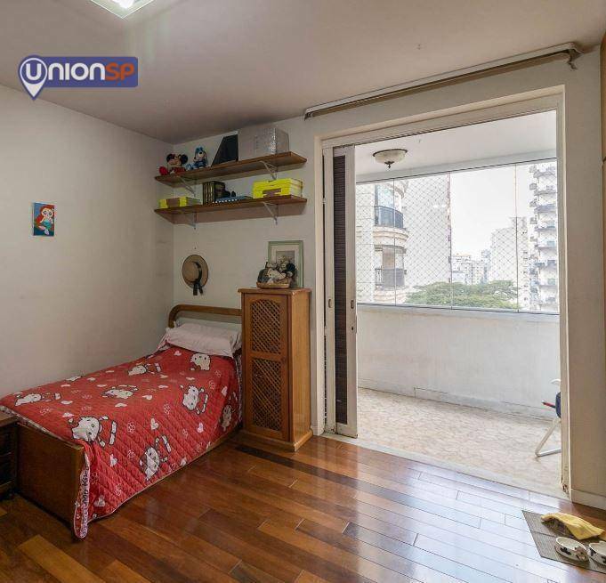 Apartamento à venda com 3 quartos, 200m² - Foto 6