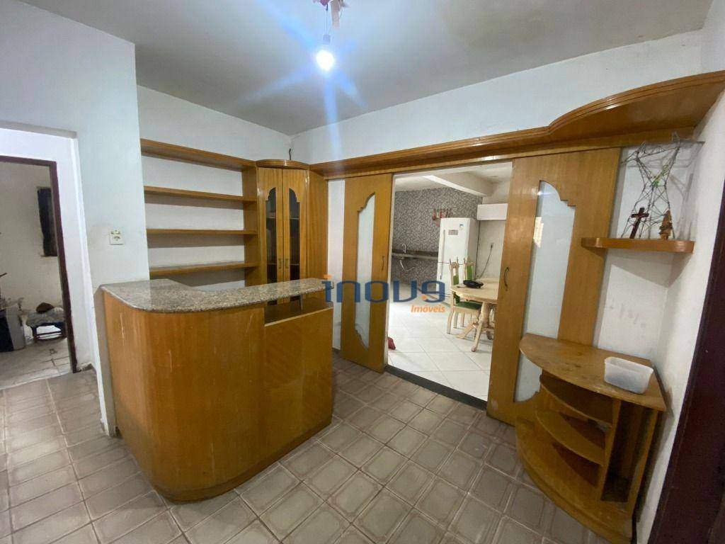 Casa à venda e aluguel com 5 quartos, 192m² - Foto 9