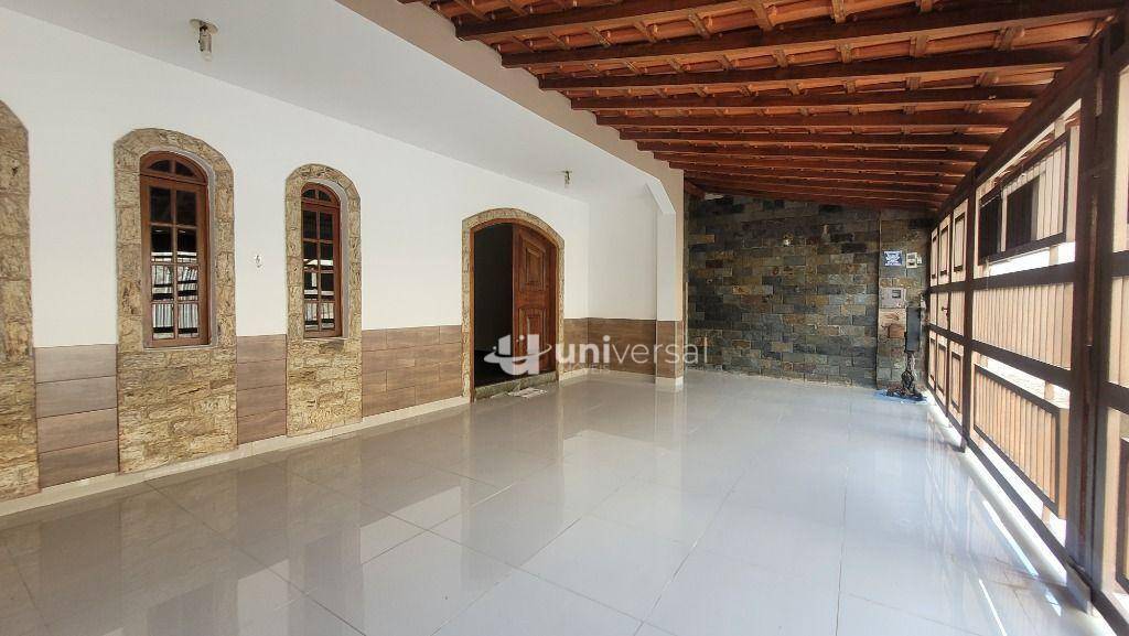 Casa de Condomínio à venda com 4 quartos, 276m² - Foto 3