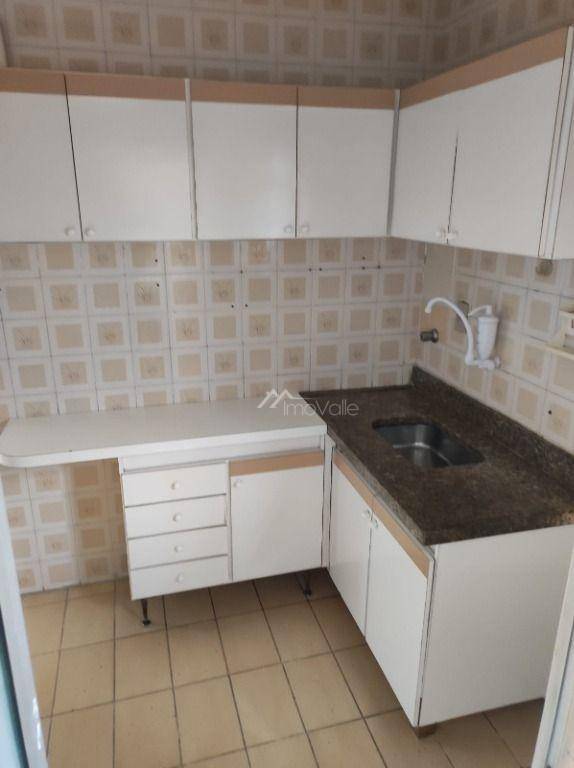 Apartamento à venda com 3 quartos, 60m² - Foto 2