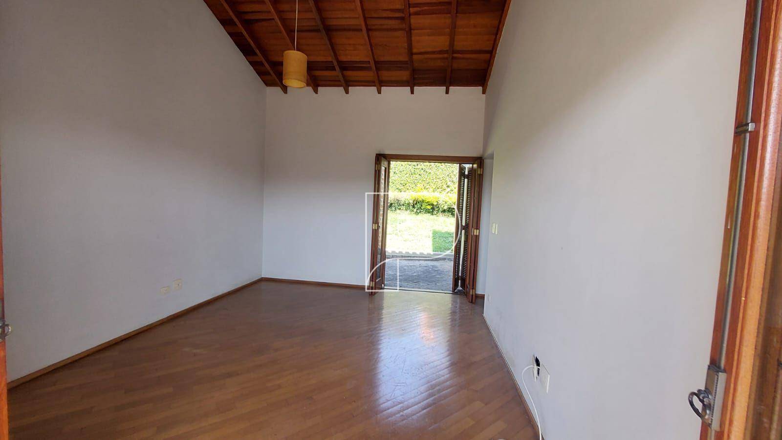 Casa à venda e aluguel com 4 quartos, 300m² - Foto 4