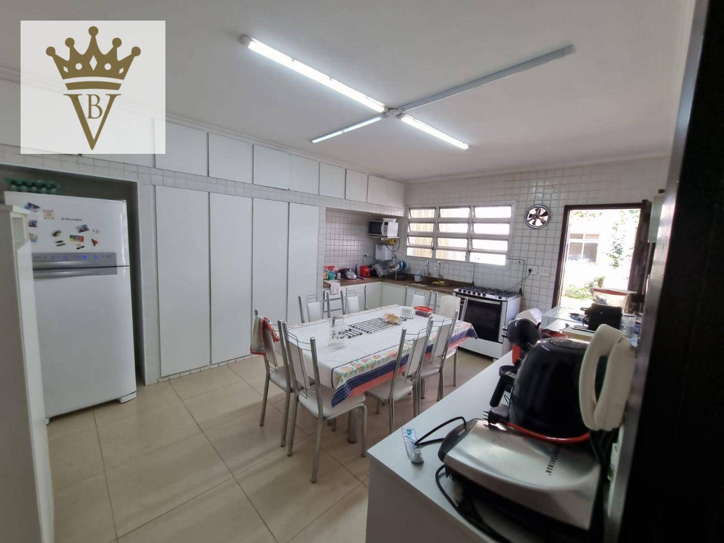 Casa à venda com 5 quartos, 300m² - Foto 10