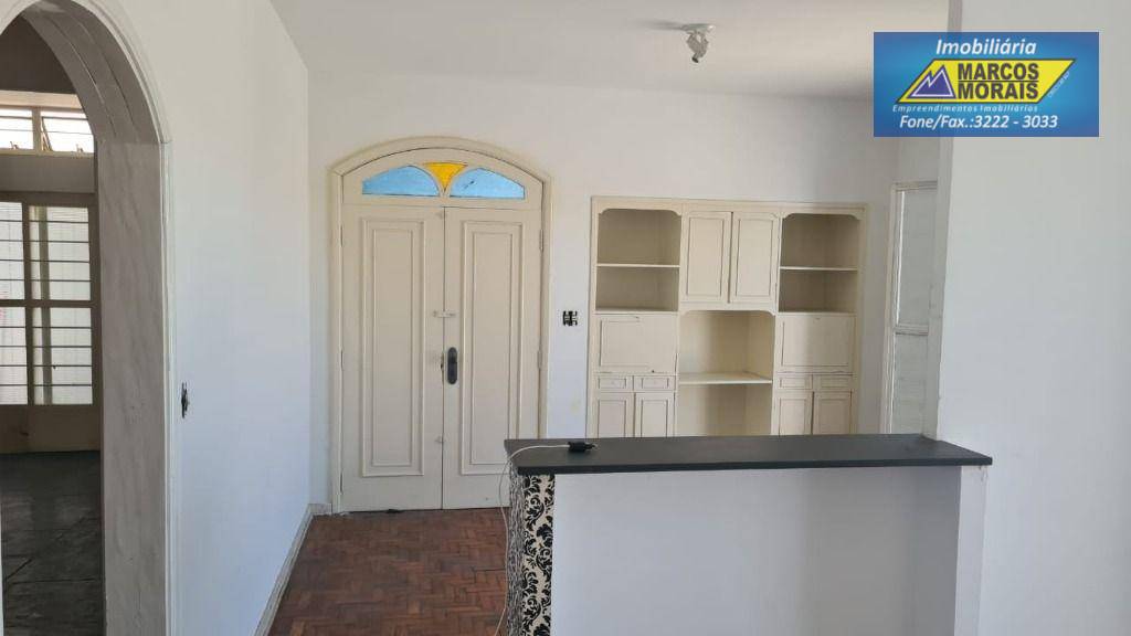 Casa à venda com 3 quartos, 220m² - Foto 15