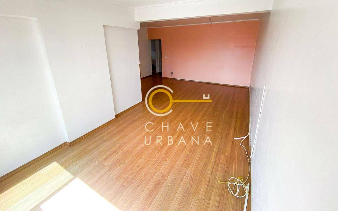 Apartamento à venda com 3 quartos, 107m² - Foto 2