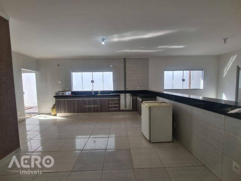 Casa à venda com 3 quartos, 190m² - Foto 6