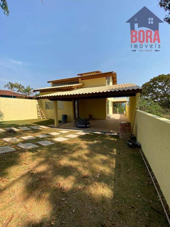 Casa de Condomínio à venda com 3 quartos, 220m² - Foto 1