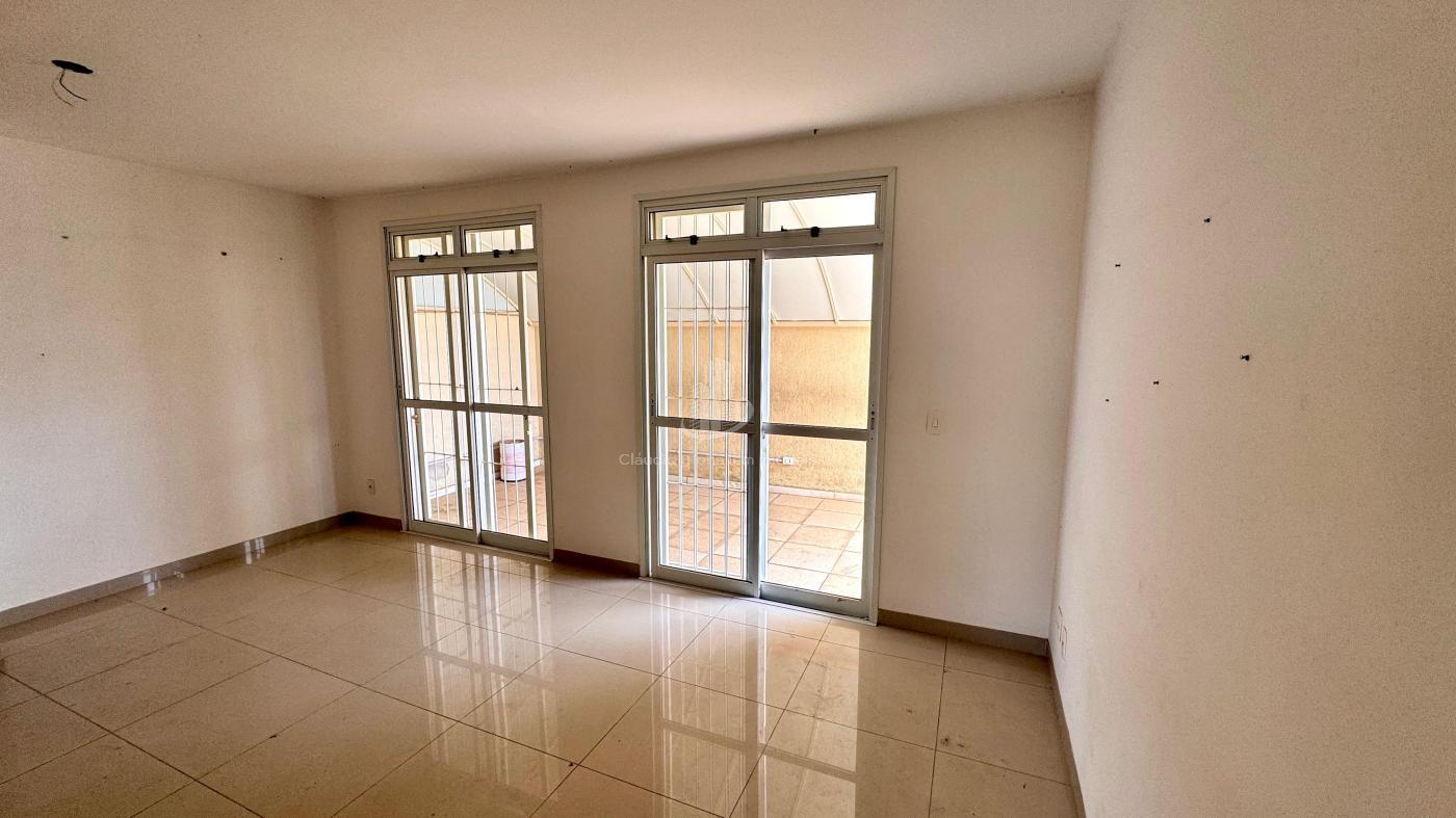 Apartamento à venda com 3 quartos, 132m² - Foto 2